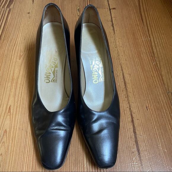 Salvatore Ferragamo vintage black leather heels SIZE 7 - Picture 3 of 8